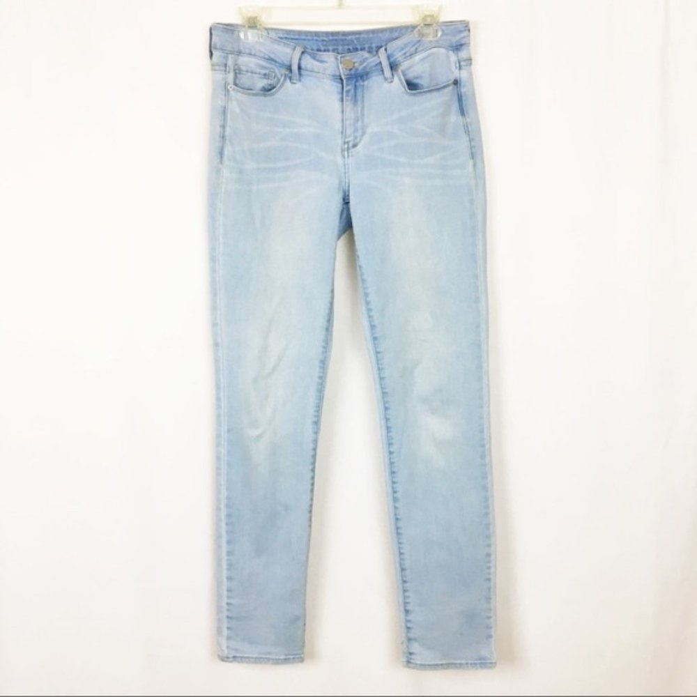 Calvin Klein light wash skinny jean 6